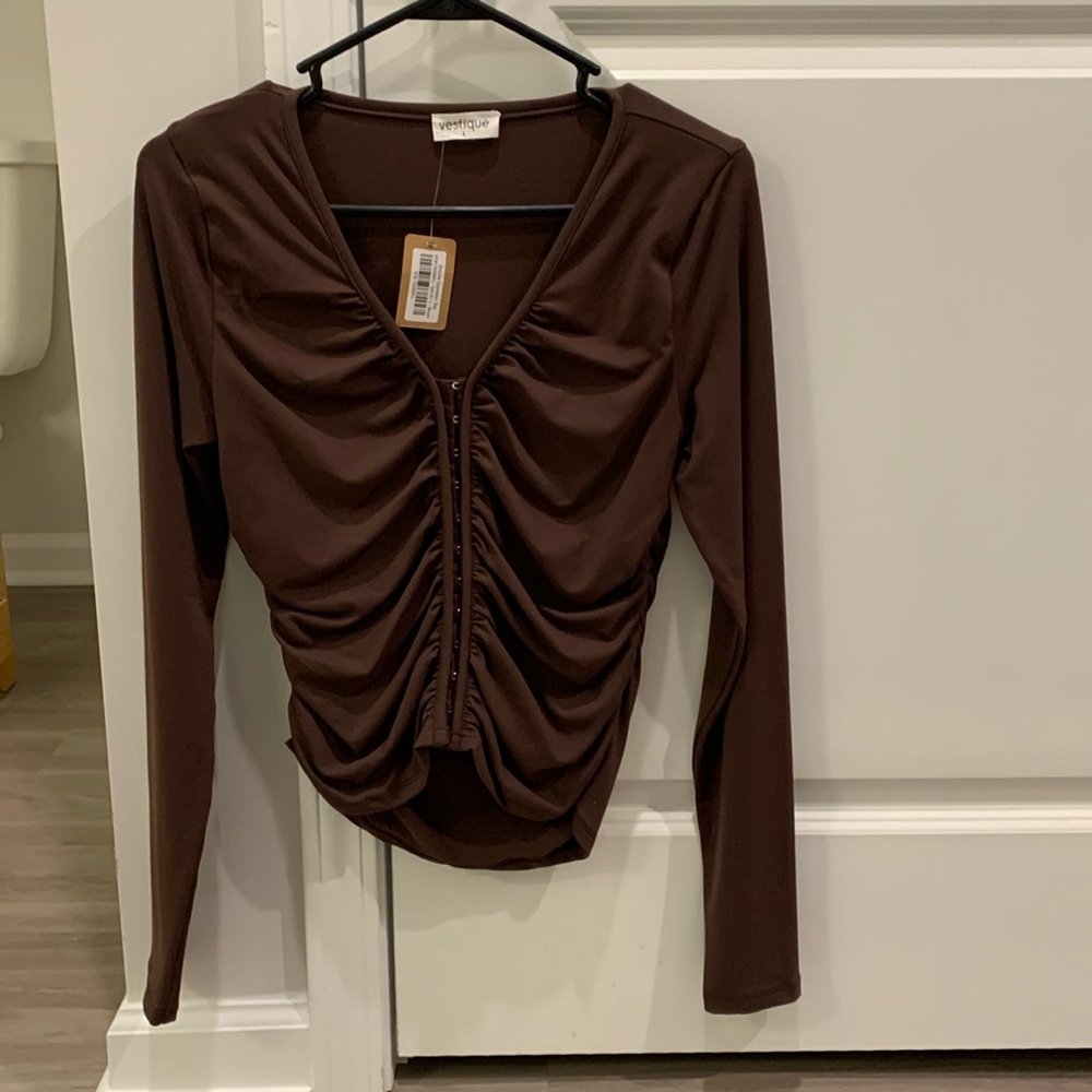 NWT vestique top